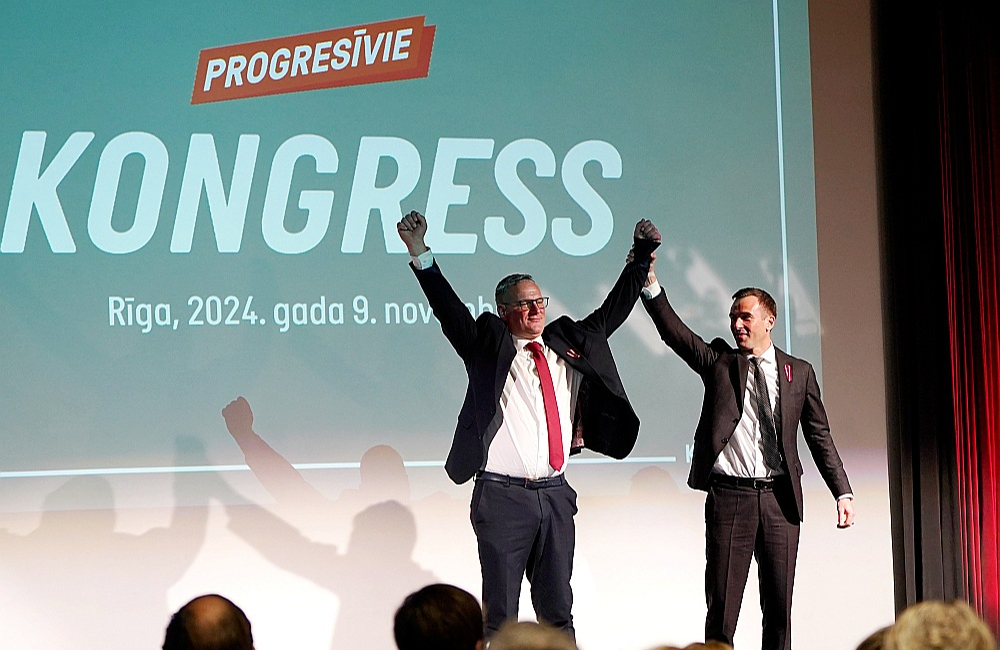 Būtisks kritiens, salīdzinot ar iepriekšējām vēlēšanām, gaida "Jauno Vienotību", ļoti iespējams, ka to apsteigs "Progresīvie". 

Attēlā: Bijušais Rīgas mērs, pašlaik Eiropas Parlamenta deputāts Mārtiņš Staķis (no labās) kopā ar Viesturu Kleinbergu.