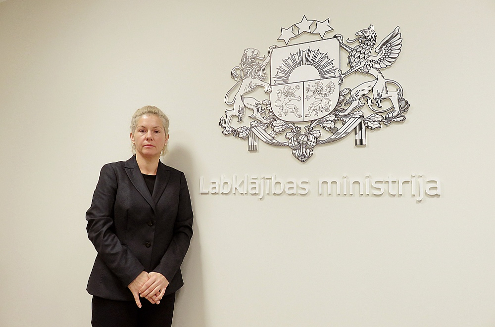 Labklājības ministrijas Eiropas Atbalsta fonda vistrūcīgākajām personām vadošās iestādes vadītāja Aurika Stratane: "Mēs arī negribētu neko mazināt, diemžēl finansējuma samazinājums liek to darīt."