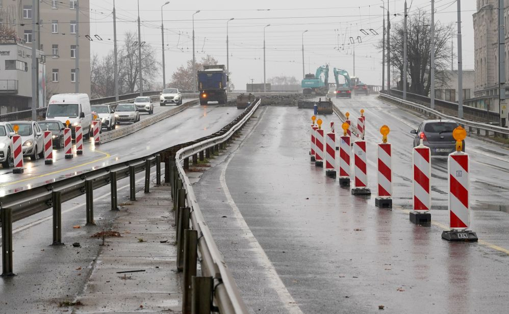 Jorģa Zemitāna tilta remontdarbi. 