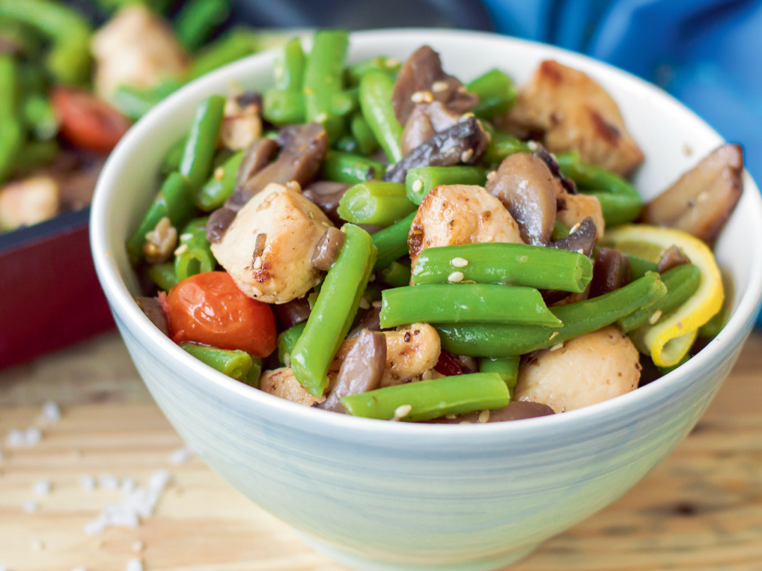 Vistas salāti ar pupiņām un šampinjoniem.