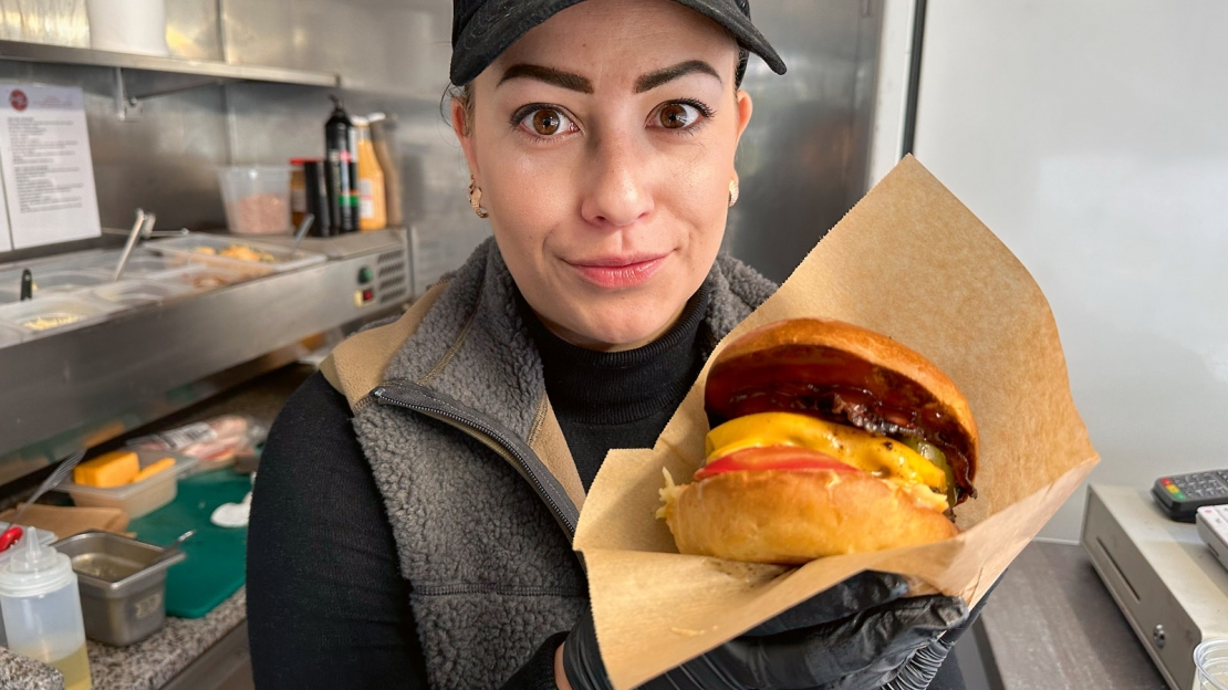 Labu apetīti novēl "GastroTruck" šefs Sintija Dozberga!