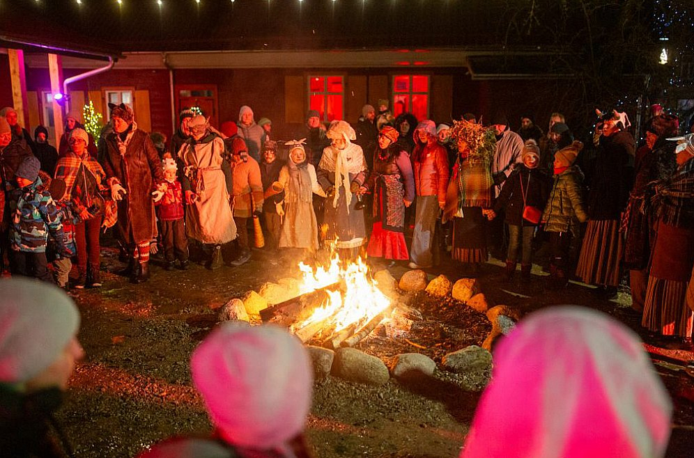 Ziemas Saulgriežu vakars Dzīvesziņas un arodu sētā Jelgavā.