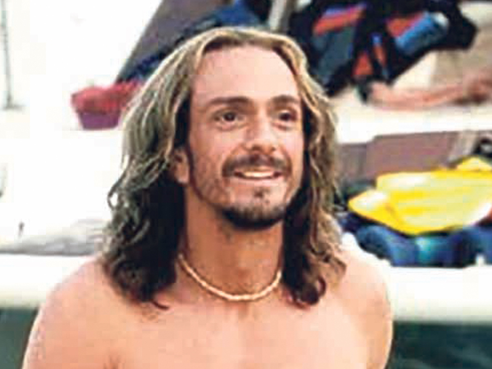 Henks Azarija.