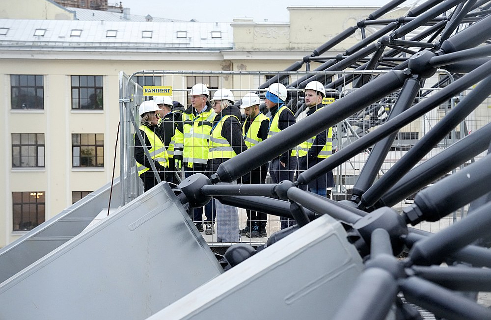Saeimas parlamentārās izmeklēšanas komisija par "Rail Baltica" izbraukuma sēdē 14. oktobrī Rīgas Centrālajā dzelzceļa stacijā.