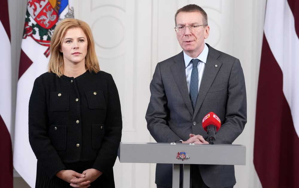 Valsts prezidents Edgars Rinkēvičs un Ministru prezidente Evika Siliņa.