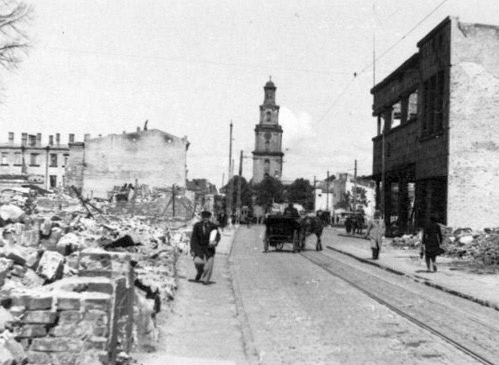 1944. gada uzlidojumi daudzas Liepājas ēkas pārvērta drupās.
