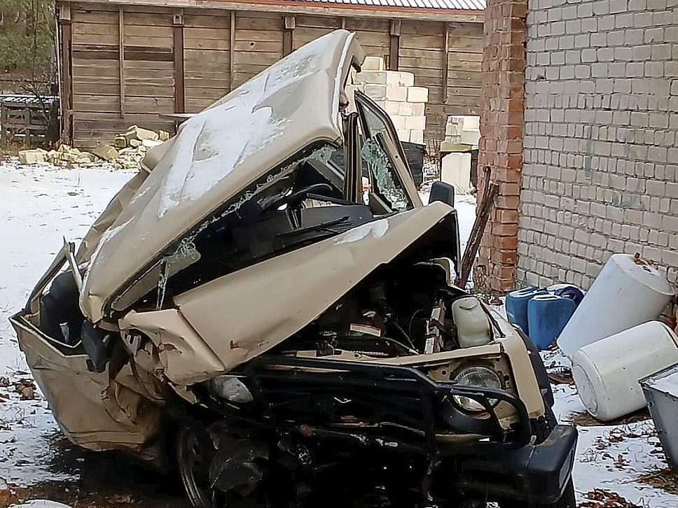 Tāds "Suzuki Samurai" izskatās pēc avārijas. Šai automašīnai no aizmugures uztriecās Karpičeva vadītais "Volvo", izsitot to pretējās braukšanas joslā.