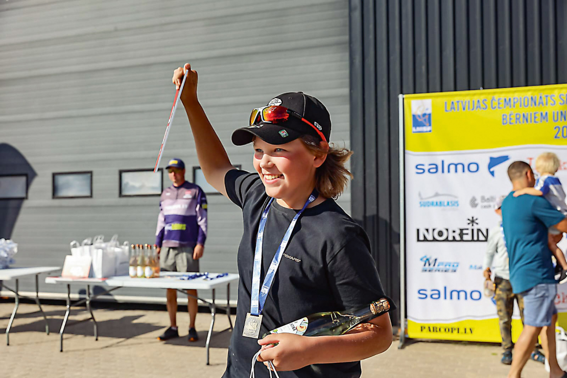Viss salikās arī čempionātā no laivām.