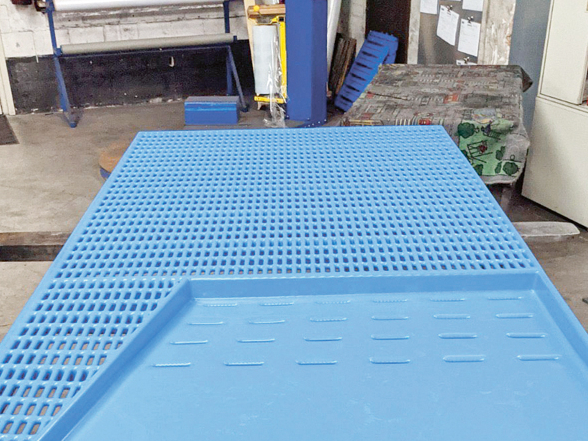 'Nooyen Manufacturing' guļvieta sivēniem.