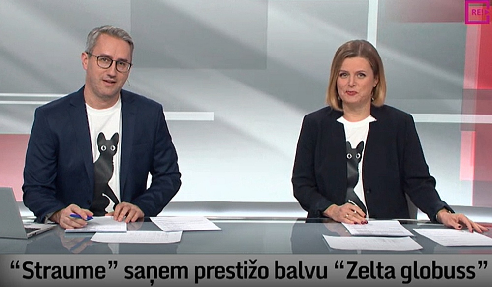 atvijas Televīzijas "Panorāmas" diktori ietērpjas kreklos ar Kaķa attēlu, top maisiņi gan ar "Straumes" Kaķi, gan vienkārši melna kaķa attēlu (uzņēmuma "Latvijas tekstils" ražojums), "Karameļu darbnīca" taisa ledenes, kāds rada brošu, Rīgas investīciju un tūrisma aģentūra feisbuka lapā "Live Riga" publicē sveicienu Kaķim no "vietējā brāļa no citas mātes" – Vecrīgas nama jumta kaķa. Kaķa tēls parādās neskaitāmās vietās un droši vien parādīsies vēl.