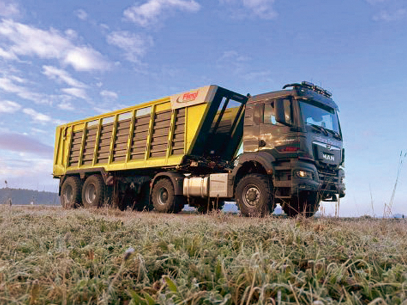 'Fliegl Cargos 800' piekabe.  