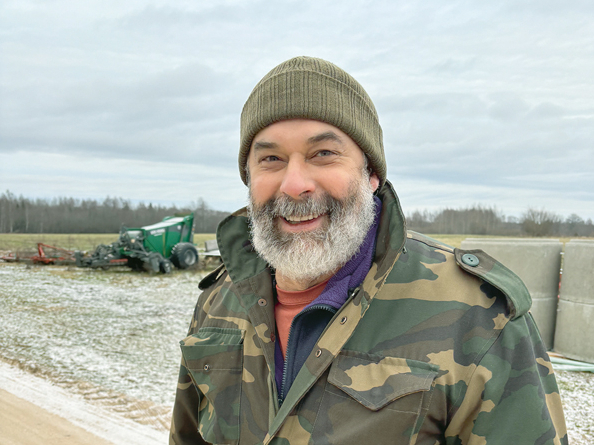 Andžs Zanders: "Vidzemes saimnieki darbojas ar daudz sliktākiem nosacījumiem, toskait mazāk auglīga augsne, īsāks veģetācijas periods un citi nosacījumi, nekā, piemēram, saimnieki Zemgalē. Pēkšņi atņemtais mazāk labvēlīgo apvidu atbalsta maksājums patlaban nav kompensēts ar citu atbalsta instrumentu un rada nevienlīdzīgu konkurenci, kā arī bremzē saimniecību izaugsmi."