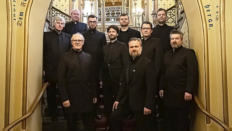 Vīru kamerkora "Logos" sniegumu raksturo izkoptas un skanīgas vīru balsis plašā diapazonā.