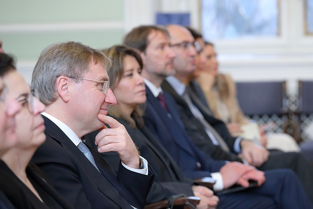 Turcijas Republikas vēstniecības rīkota konference Latvijas Universitātē.