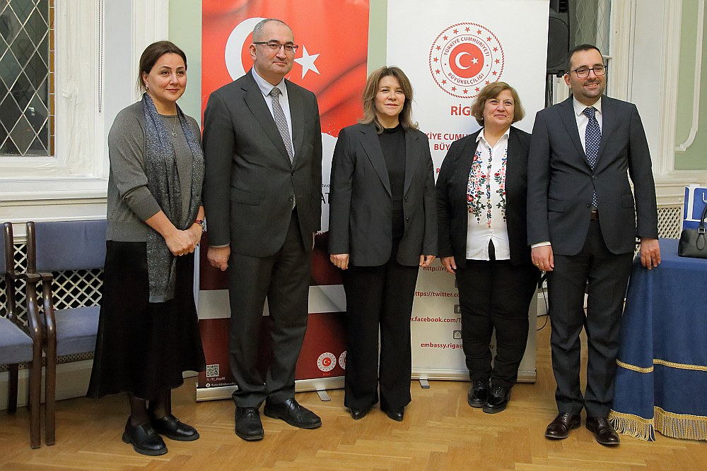 Turcijas Republikas vēstniecības rīkota konference Latvijas Universitātē.