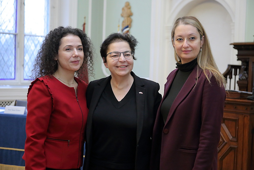 Turcijas Republikas vēstniecības rīkota konference Latvijas Universitātē.