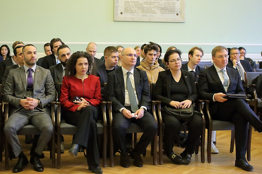Turcijas Republikas vēstniecības rīkota konference Latvijas Universitātē.