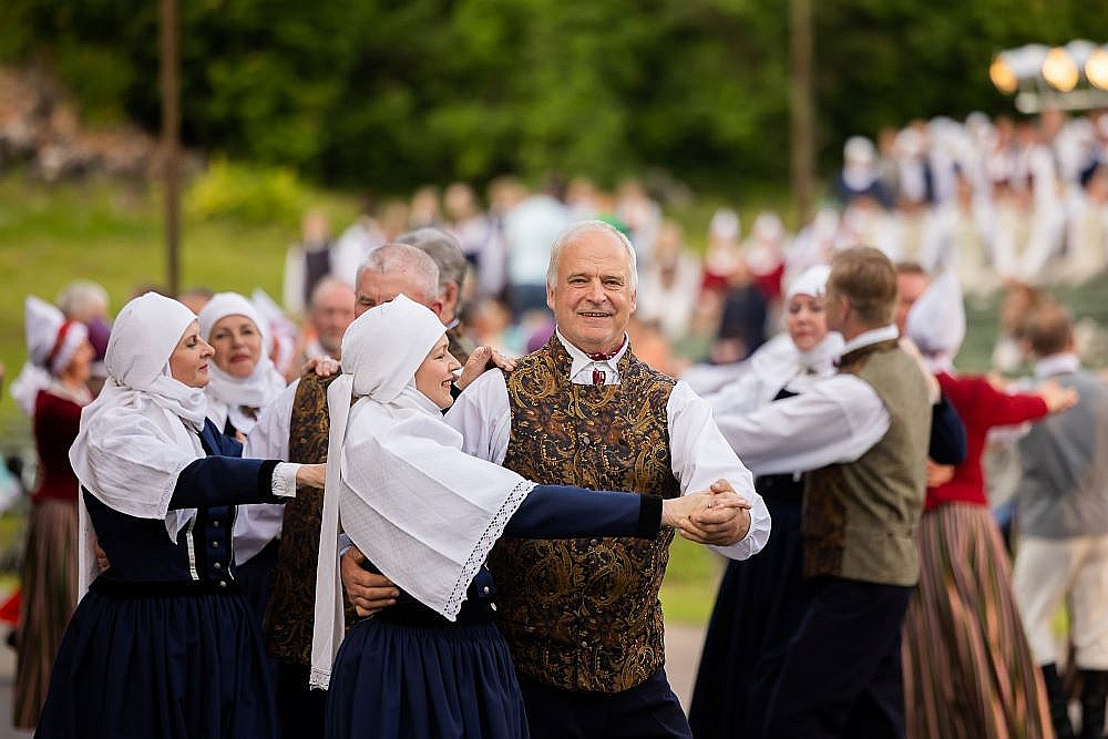 Pērn jūnija sākumā Limbažos notika XXII Senioru deju dienas lielkoncerts. Gan dalībniekiem, gan apmeklētājiem ieeja bija bez maksas.