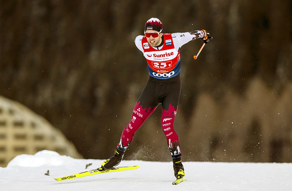 Madonietis Raimo Vīgants paralēli sportošanai arī strādā, taču šosezon viņš spēj sasniegt jaunus augstumus Latvijas distanču slēpošanā.