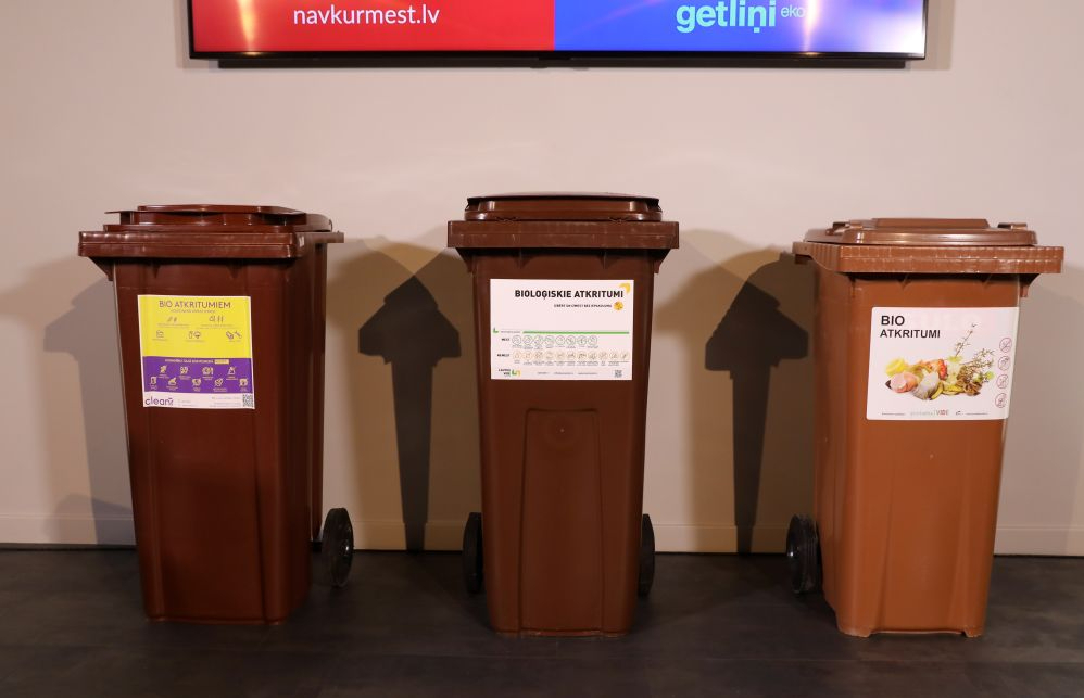 Speciālisti uzskata, ka izglītošanas kampaņas veicinātu iedzīvotāju aktīvāku iesaisti bioloģisko atkritumu šķirošanā. "Getliņi EKO", piemēram, savulaik rīkoja kampaņu "Uzliec brūno" – aicinot namu apsaimniekotājus uzstādīt atbilstošus konteinerus.