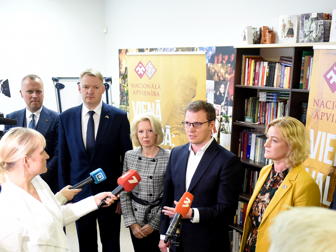 Nacionālās apvienības un "Apvienotais saraksts" pārstāvju tikšanās.