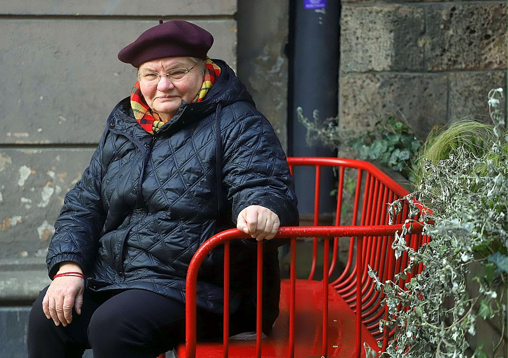 Janīna Kursīte: "Rakstot "Kamolkoku" un sekojot mūsu lielajiem 19. gadsimta vidus un otrās puses vīriem un arī sievām, kuri radīja moderno latviešu valodu, bija jāpiedomā, kā ikkatru no tēmām pateikt savā valodā."