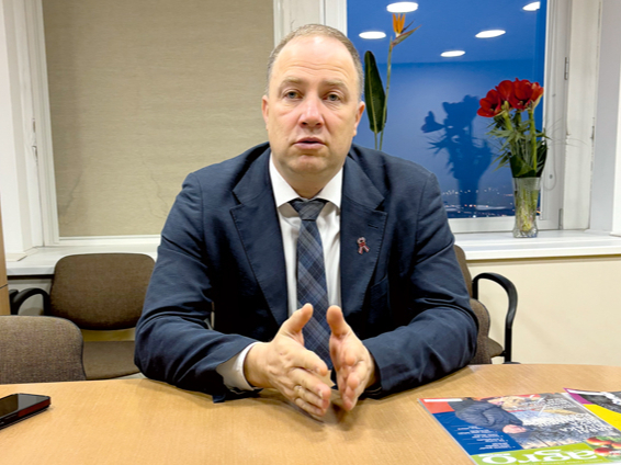 "Vēlamies ar saimniekiem vairāk diskutēt par praktiskām lietām. Nereti ir tā, ka uzņēmējs runā vienā, bet mēs – citā valodā. Runājam par vienu tēmu, tomēr viens otru nesaprotam," atzīst ZM valsts sekretārs Ģirts Krūmiņš.