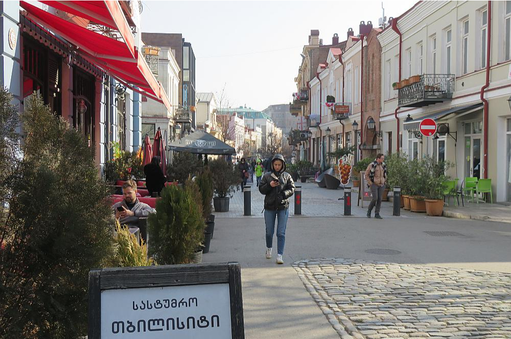 Tbilisi ielās ir droši gan dienās, gan naktīs.