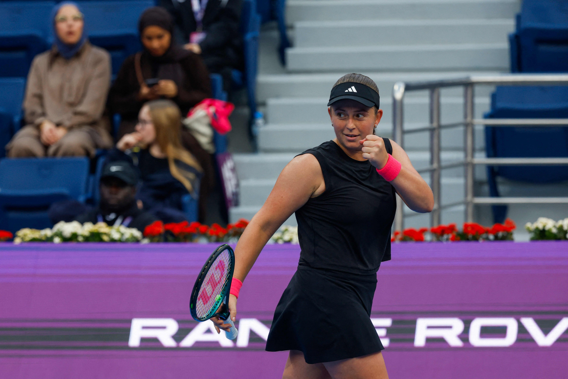 Aļona Ostapenko.
