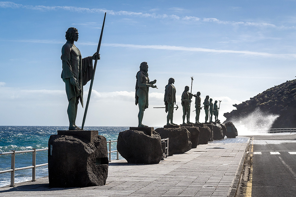 Guanči statujas Tenerifē, laukumā Plaza de la Patrona de Canarias.