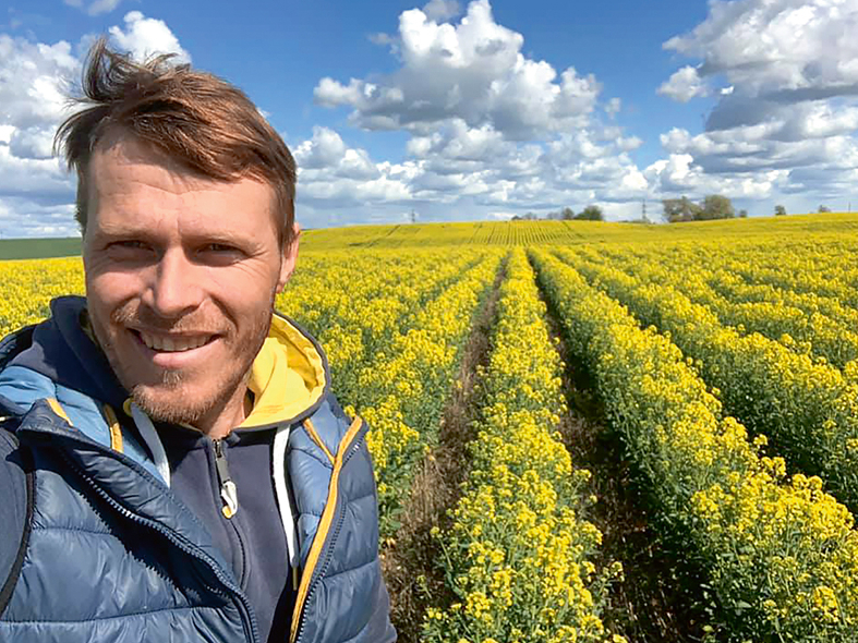 Mārtiņš Flaksis: "Starpkultūras ir būtiskas, jo tās ne tikai uzlabo augsnes struktūru, bet arī palīdz samazināt mēslošanas līdzekļu un pesticīdu izmantošanu."