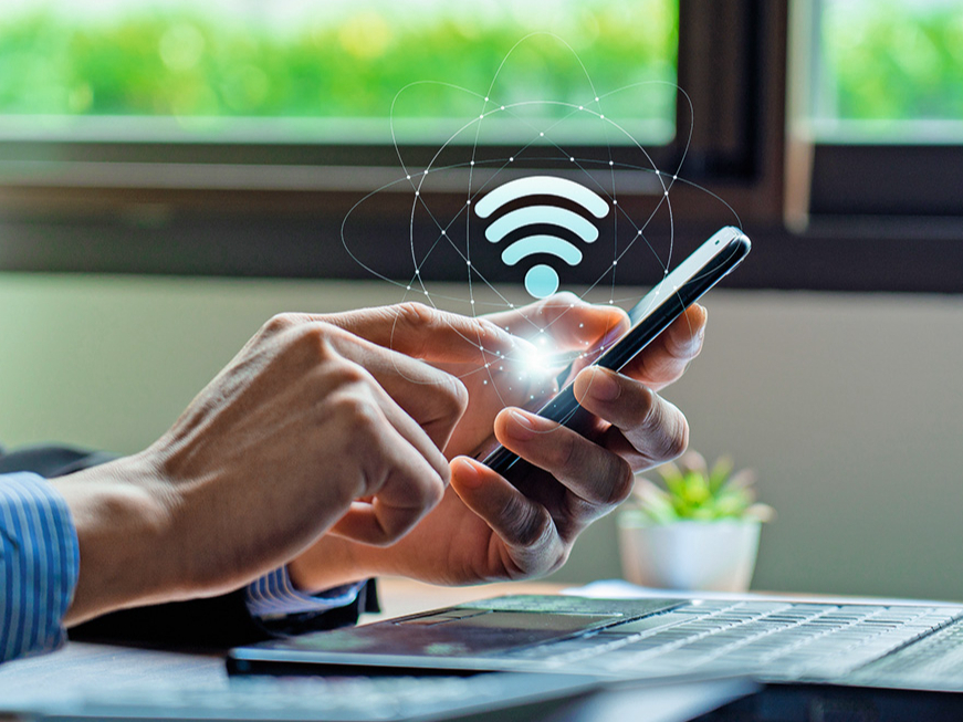 Izmantojot publisko Wi-Fi, eksistē noteikti drošības riski.