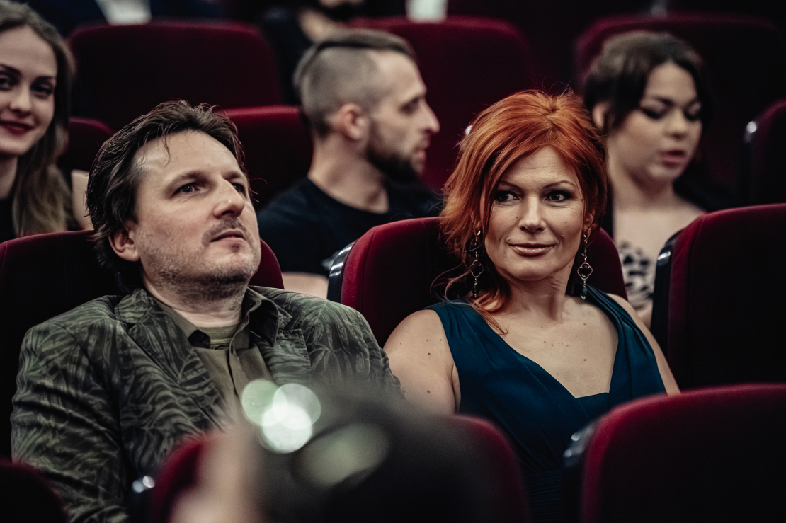 "Nelūgtie viesi". Pirmizrāde.