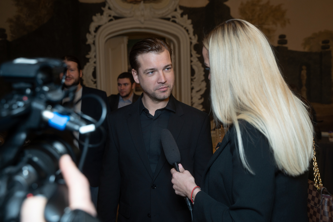 "Nelūgtie viesi". Pirmizrāde.