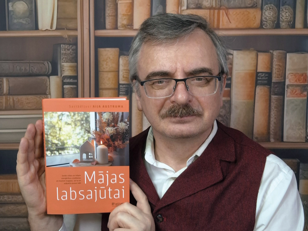 Savas plašās zināšanas mājokļa un dārza iekārtošanā saskaņā ar
Visuma enerģijām un Vēdu principiem Andris dāsni izklāstījis žurnālā “Spīgana”, un tagad tās iekļuvušas arī jaunajā grāmatā “Mājas labsajūtai”.