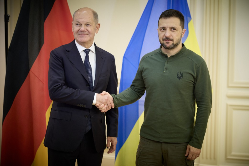 Ukrainas prezidents Volodimirs Zelenskis un Vācijas kanclers Olafs Šolcs.