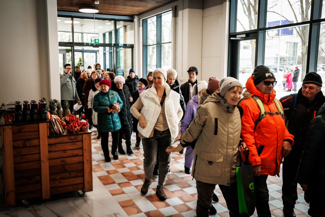 Carnikavas centrā, Atpūtas ielā 1, 2025. gada 20. februārī svinīgi atklāts tirdzniecības centrs (TC) "Mandarīns". Lielveikals, 