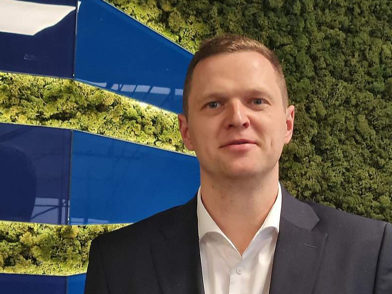 SIA "Tenax" valdes priekšsēdētājs Roberts Kurma: ""Sendvičpaneļus ražo arī Skandināvijas valstīs, taču klienti izvēlas mūs, jo esam precīzi, sniedzam arī individuālus risinājumus, un mūsu darbs ir kvalitatīvs un laikus paveikts."