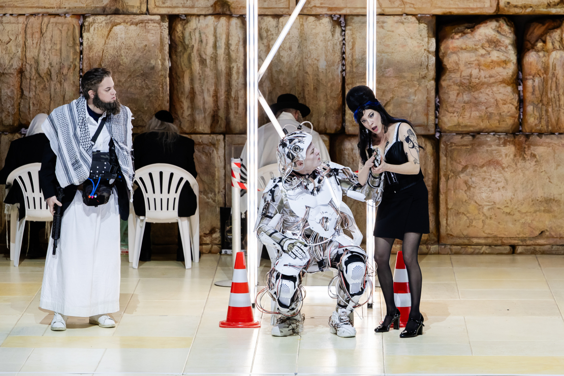 Operas "Salome" pirmizrāde.