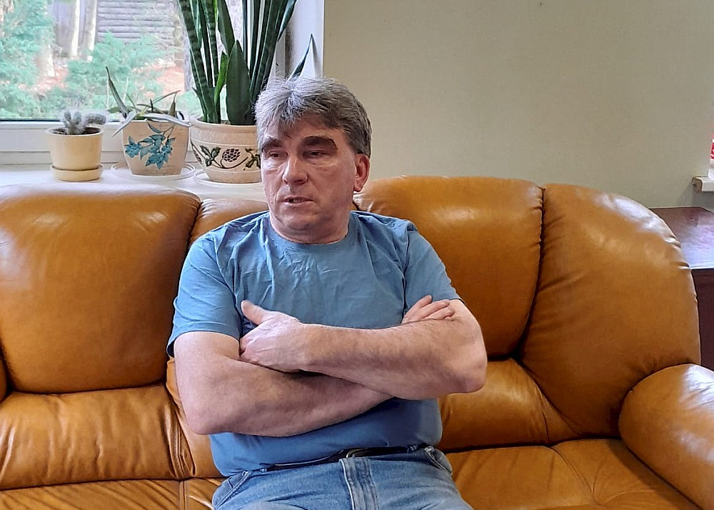Raimonds Krūmiņš saimnieko Kurmenē. "Zirgi palikuši grūts un sarūkošs bizness, vairāk plezīram un dārgam vaļaspriekam," viņš saka.