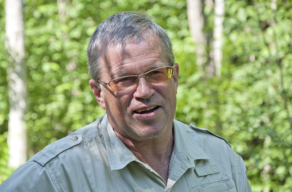 "Visvairāk sāp tas, ka man nejautāja, ko es par to domāju. Ja ar privātīpašumu, atsaucoties uz zaļajām idejām, var darīt, ko grib, tad valsts pamati brūk kopā," skarbi secina meža īpašnieks no Tukuma puses Dzintars Laivenieks.