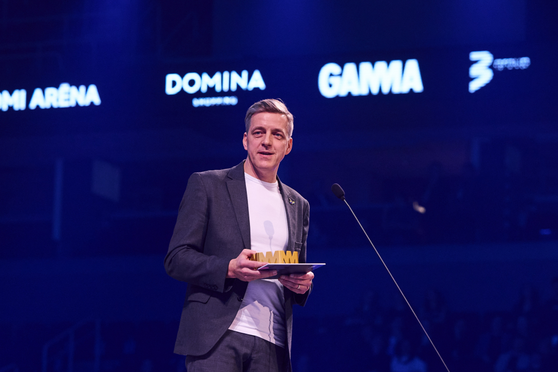 Mūzikas balvas "Gamma" pasniegšana.