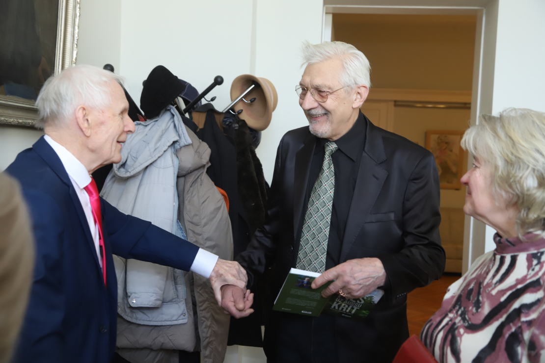 Andris Grīnbergs 85 gadus nosvin ar jaunu grāmatu.