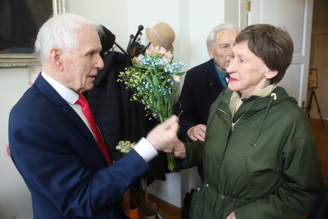 Andris Grīnbergs 85 gadus nosvin ar jaunu grāmatu.