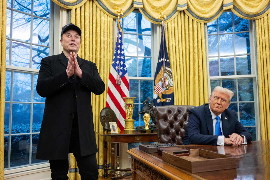 Īlons Masks un Donalds Tramps Ovālajā kabinetā. 