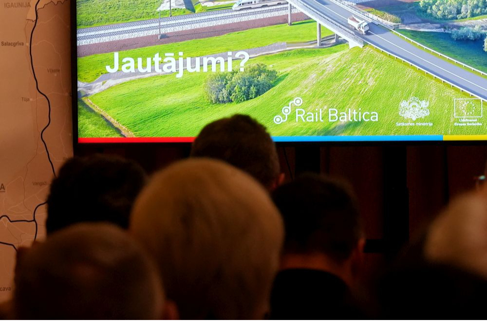 "Rail Baltica" pamattrases būvniecības informatīvās dienas Iecavas kultūras namā.