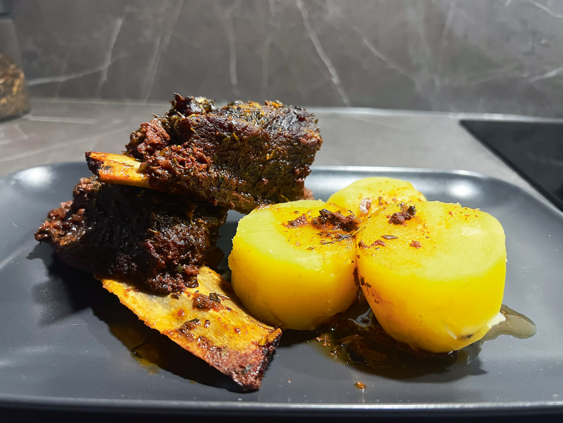 Sulīgas un aromātiskas brieža ribiņas.