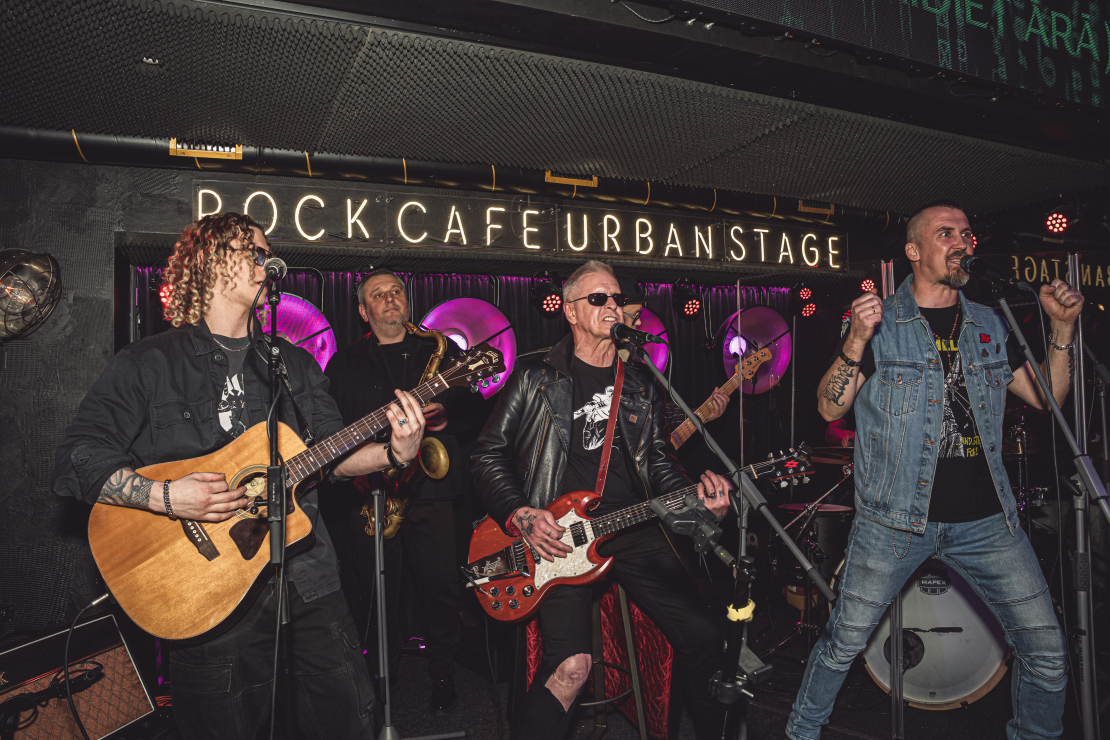 Klubā “St. Black” Rīgā grupa "Līvi" prezentē jaunu dziesmu. 