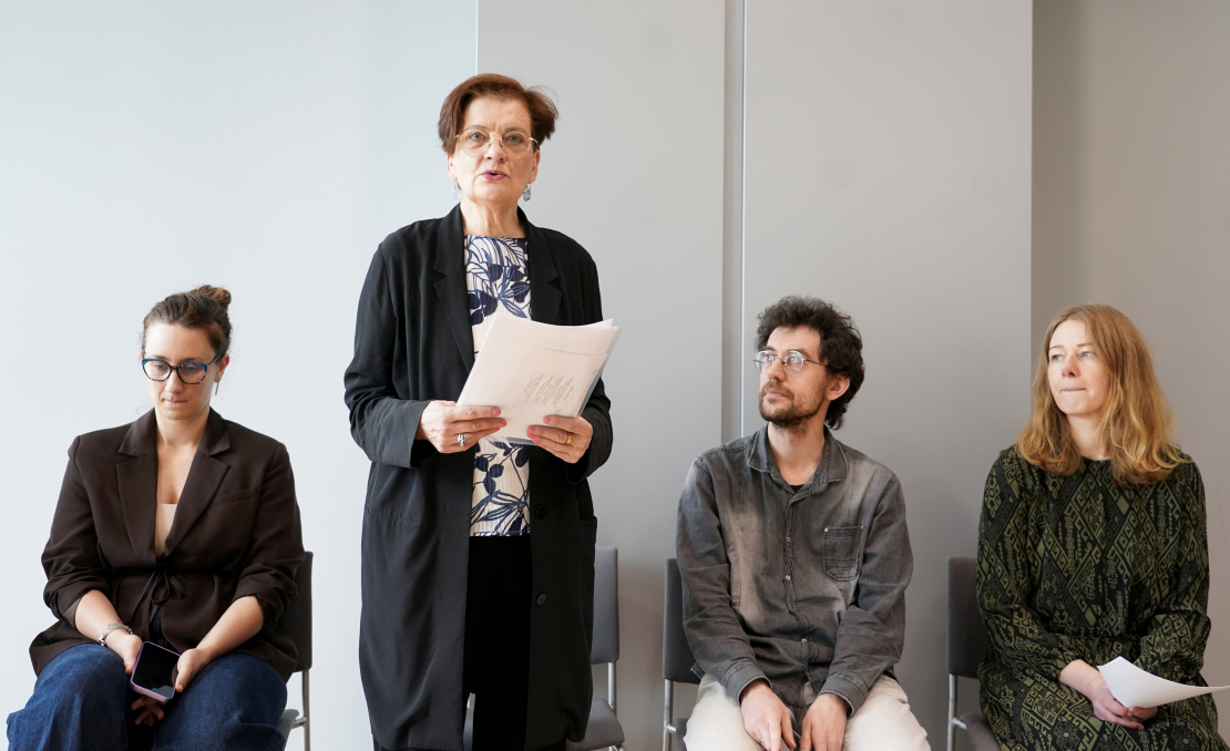 Dramaturģe un rakstniece Rasa Bugavičute-Pēce (no kreisās), literatūrzinātniece, filoloģijas doktore, Latvijas Universitātes profesore un Latvijas Literatūras gada balvas (LALIGABA) ekspertu komisijas priekšsēdētāja Ausma Cimdiņa, rakstnieks, tulkotājs, redaktors Vilis Kasims un literatūras kritiķe un pētniece Anda Baklāne piedalās preses konferencē, kurā paziņo LALIGABA nominantus un speciālbalvu ieguvējus Latvijas Nacionālajā bibliotēkā.