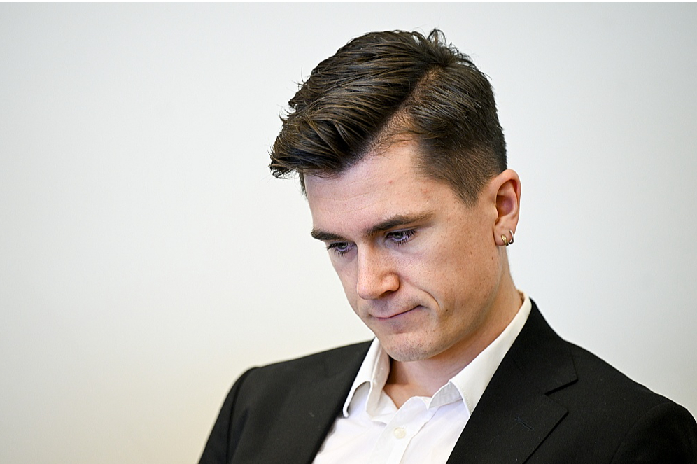 Norvēģis Jākobs Ingebrigsens šobrīd ir viena no lielākajām vieglatlētikas zvaigznēm pasaulē. Viņnedēļ viņš devās uz tiesu, lai sniegtu liecības pret savu tēvu, kuru viņš un vēl divi brāļi apsūdz vardarbībā.